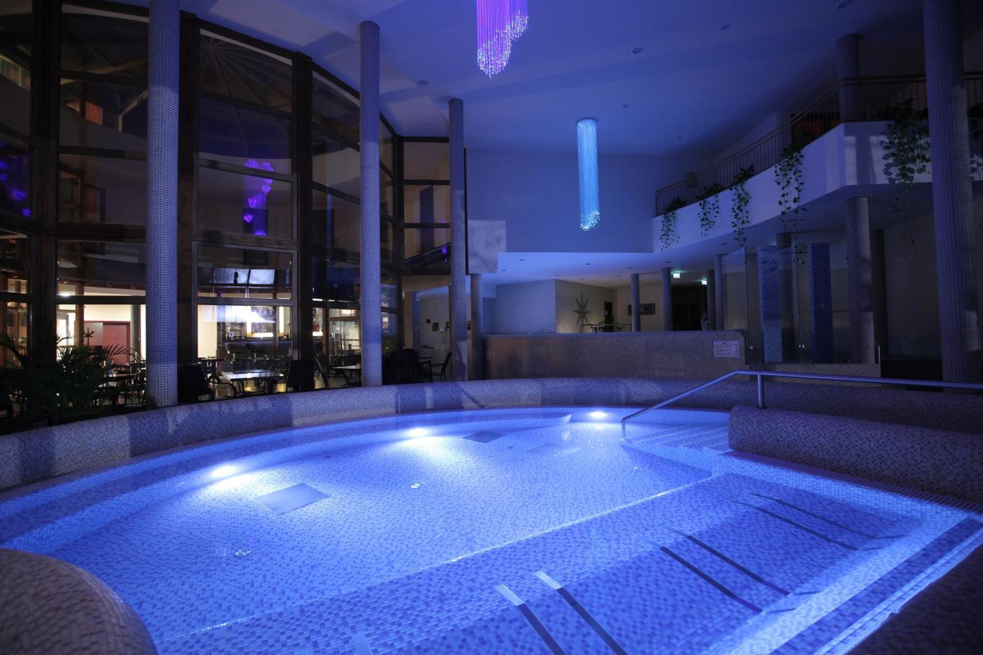 Colosseum Hotel Морахалом Удобства фото