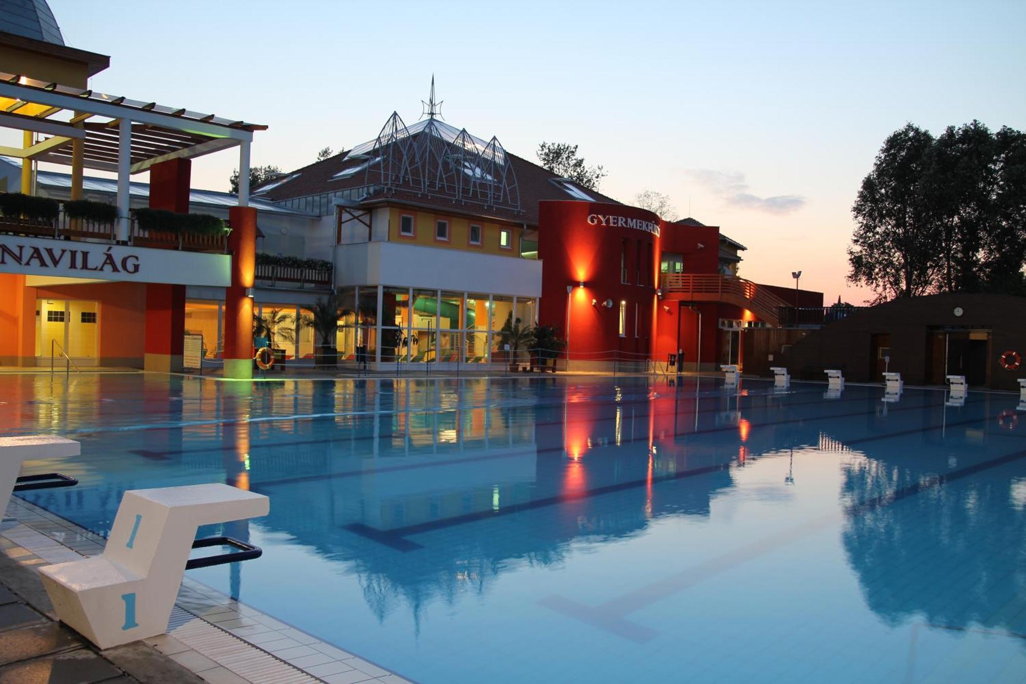 Colosseum Hotel Морахалом Удобства фото