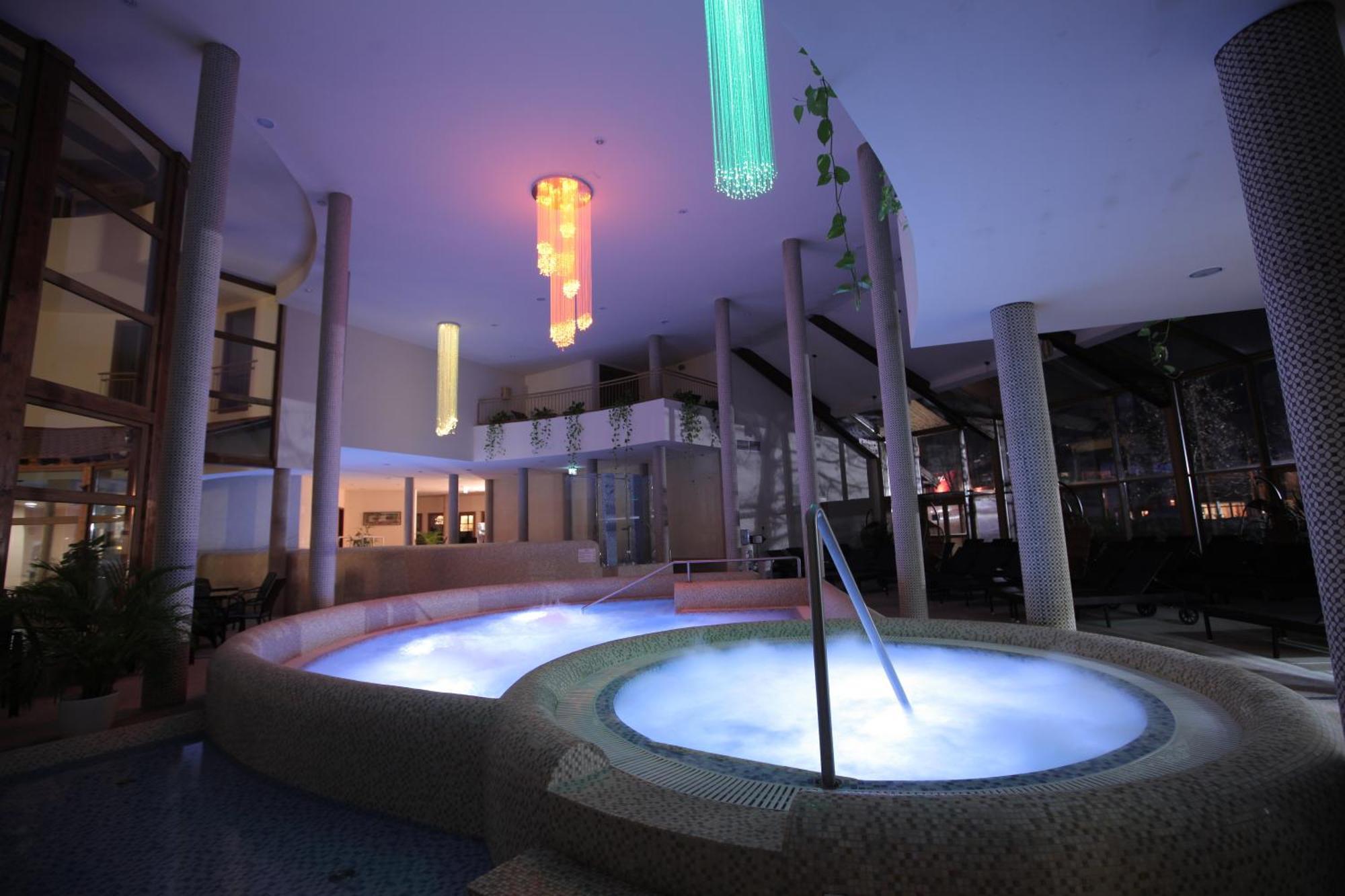Colosseum Hotel Морахалом Удобства фото