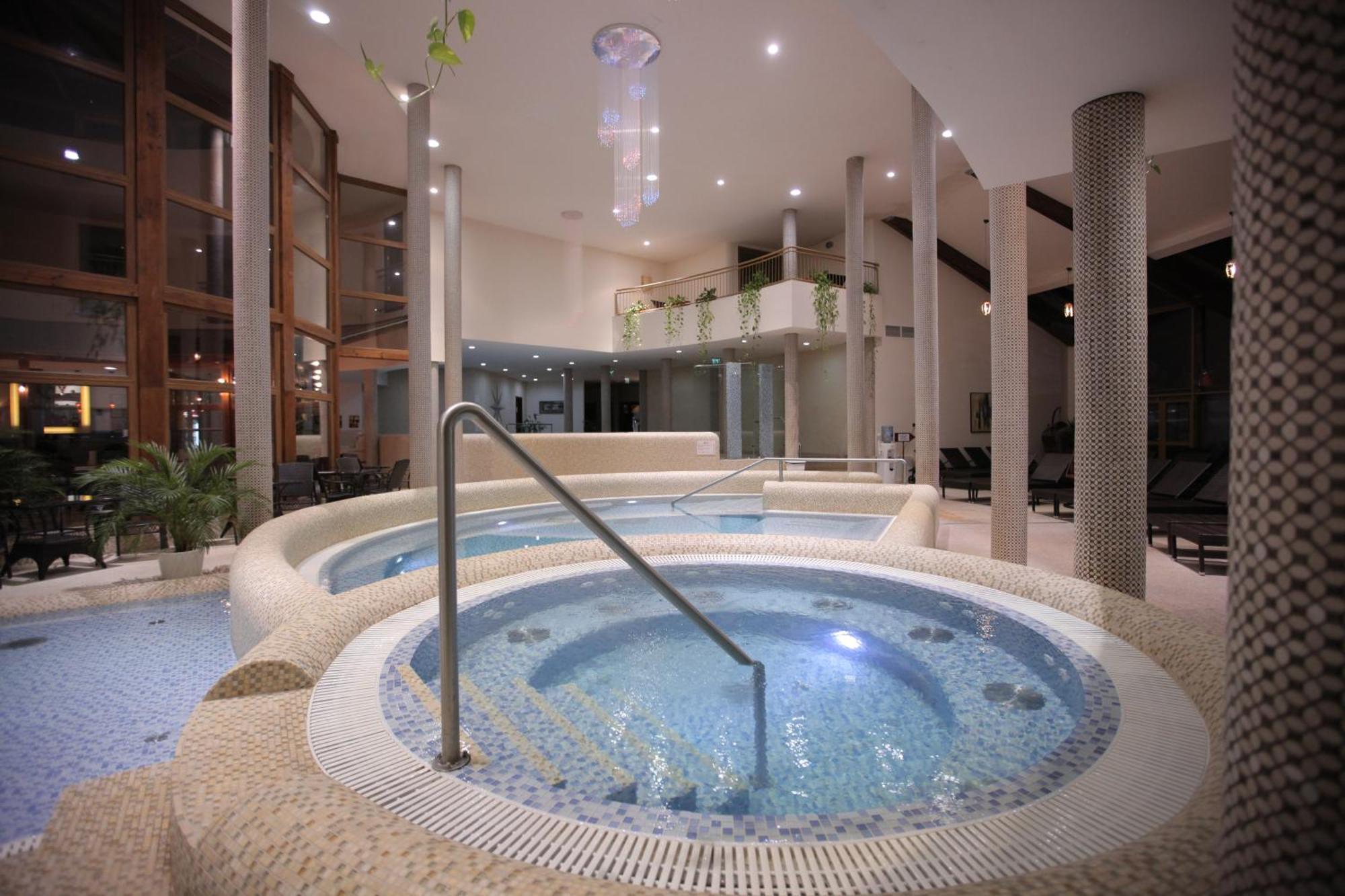 Colosseum Hotel Морахалом Удобства фото